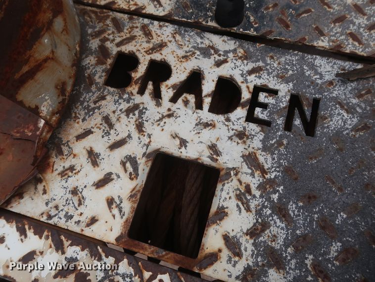 image for item HS9559 2003 International 7400  digger derrick truck