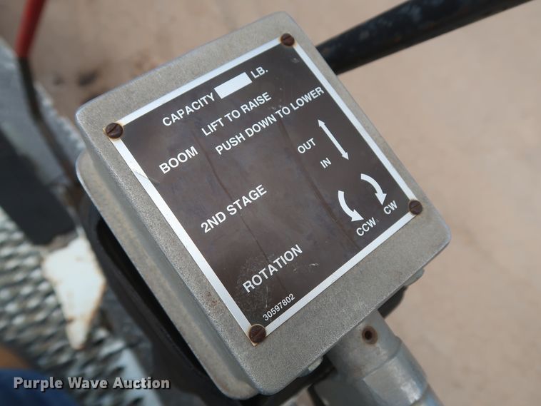 image for item HS9559 2003 International 7400  digger derrick truck