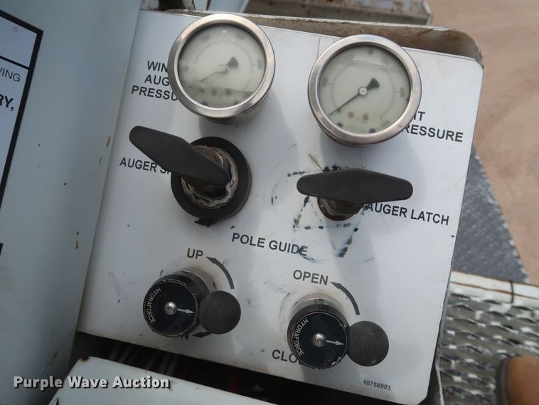 image for item HS9559 2003 International 7400  digger derrick truck