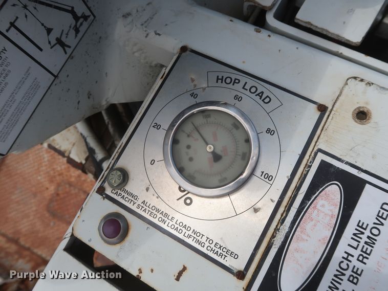 image for item HS9559 2003 International 7400  digger derrick truck