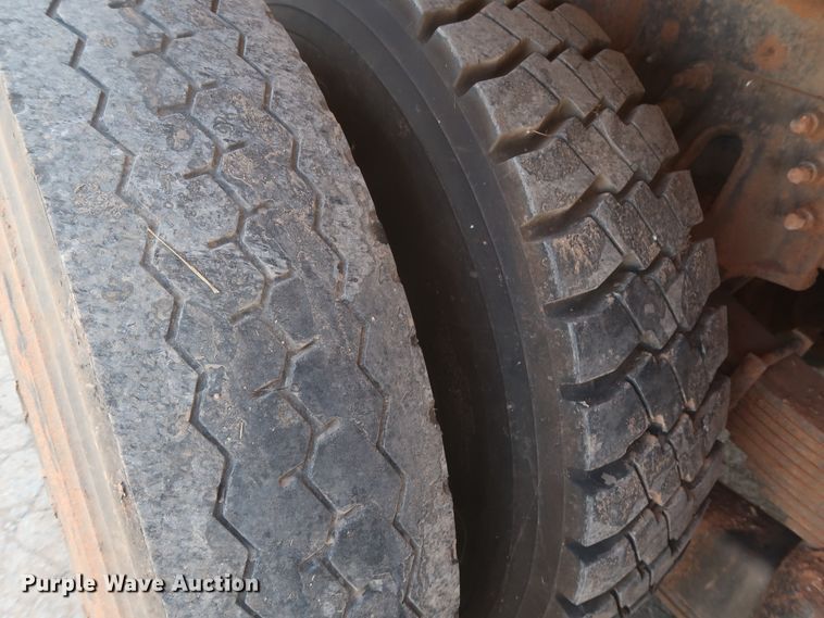 image for item HS9559 2003 International 7400  digger derrick truck