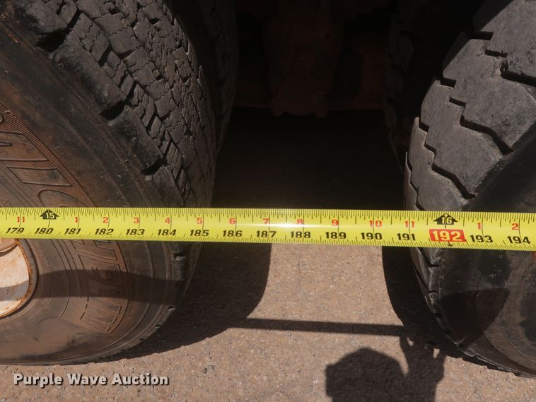 image for item HS9559 2003 International 7400  digger derrick truck