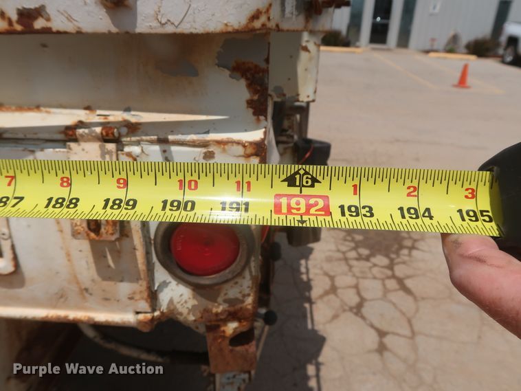 image for item HS9559 2003 International 7400  digger derrick truck