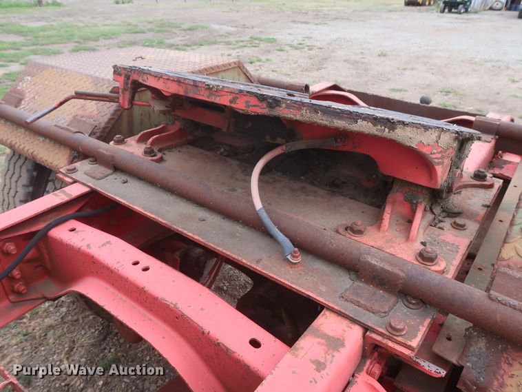 image for item HT9647 1988 Ford L7000  semi truck