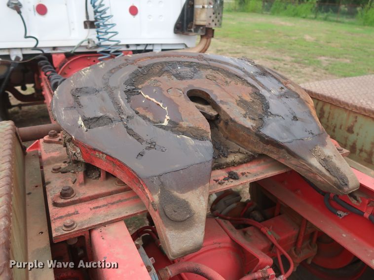 image for item HT9647 1988 Ford L7000  semi truck