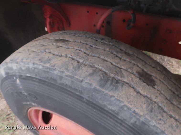 image for item HT9647 1988 Ford L7000  semi truck