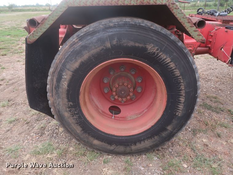 image for item HT9647 1988 Ford L7000  semi truck