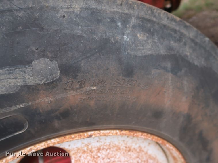 image for item HT9647 1988 Ford L7000  semi truck