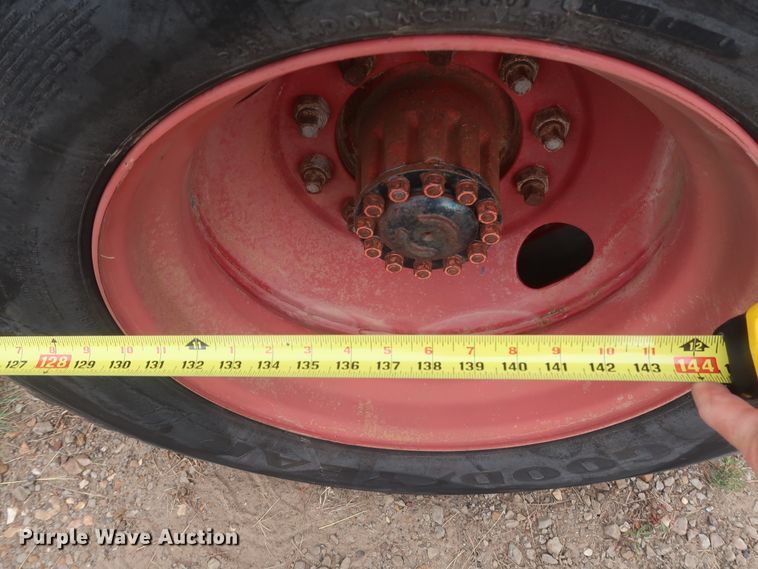 image for item HT9647 1988 Ford L7000  semi truck