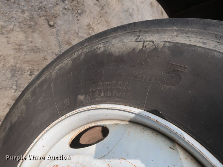 image for item HT9652 2005 Sterling Acterra  semi truck