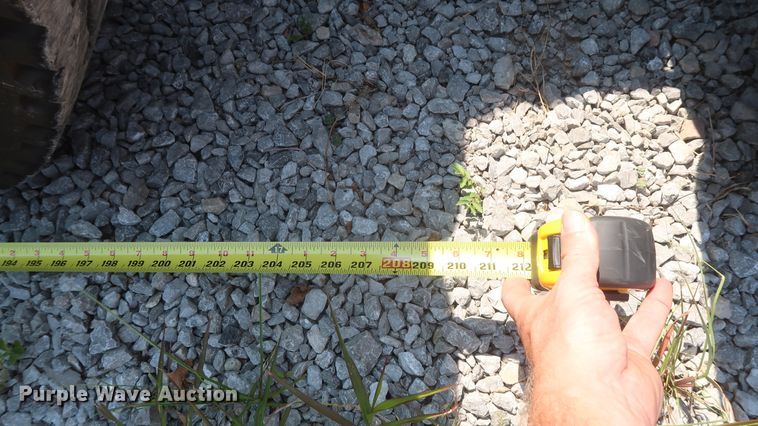 image for item HT9658 2014 Peterbilt 365  semi truck