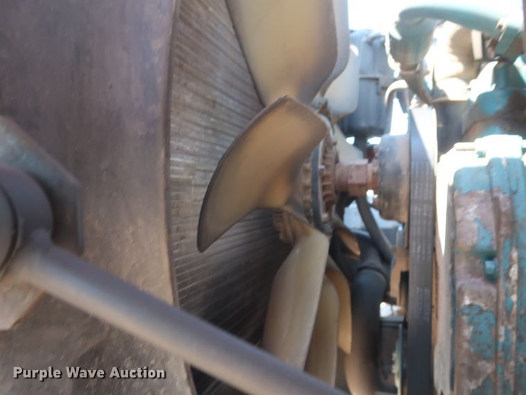 image for item HT9662 2006 International 7300  bucket truck