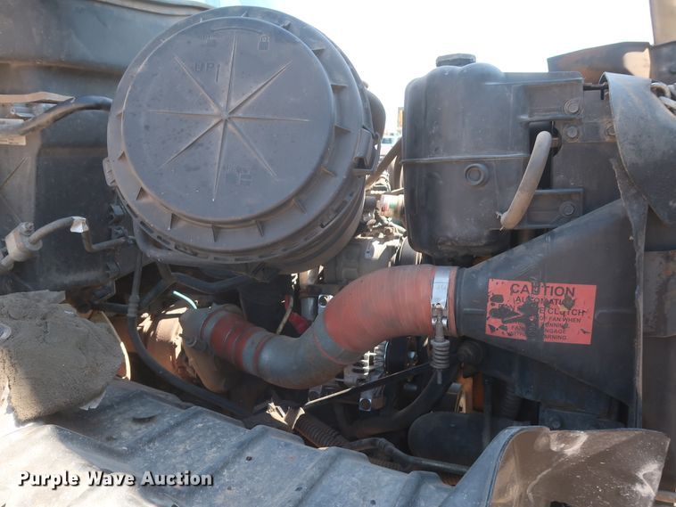 image for item HT9662 2006 International 7300  bucket truck