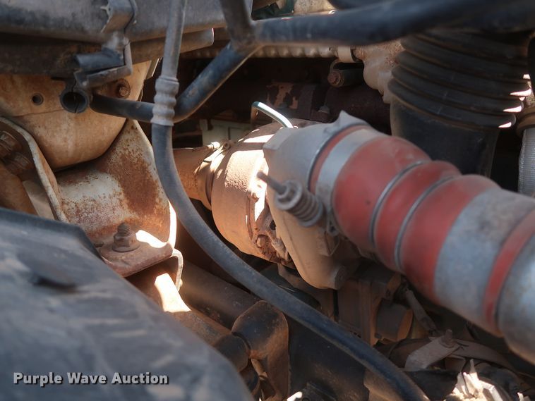 image for item HT9662 2006 International 7300  bucket truck