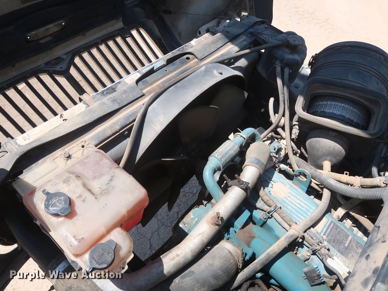 image for item HT9662 2006 International 7300  bucket truck