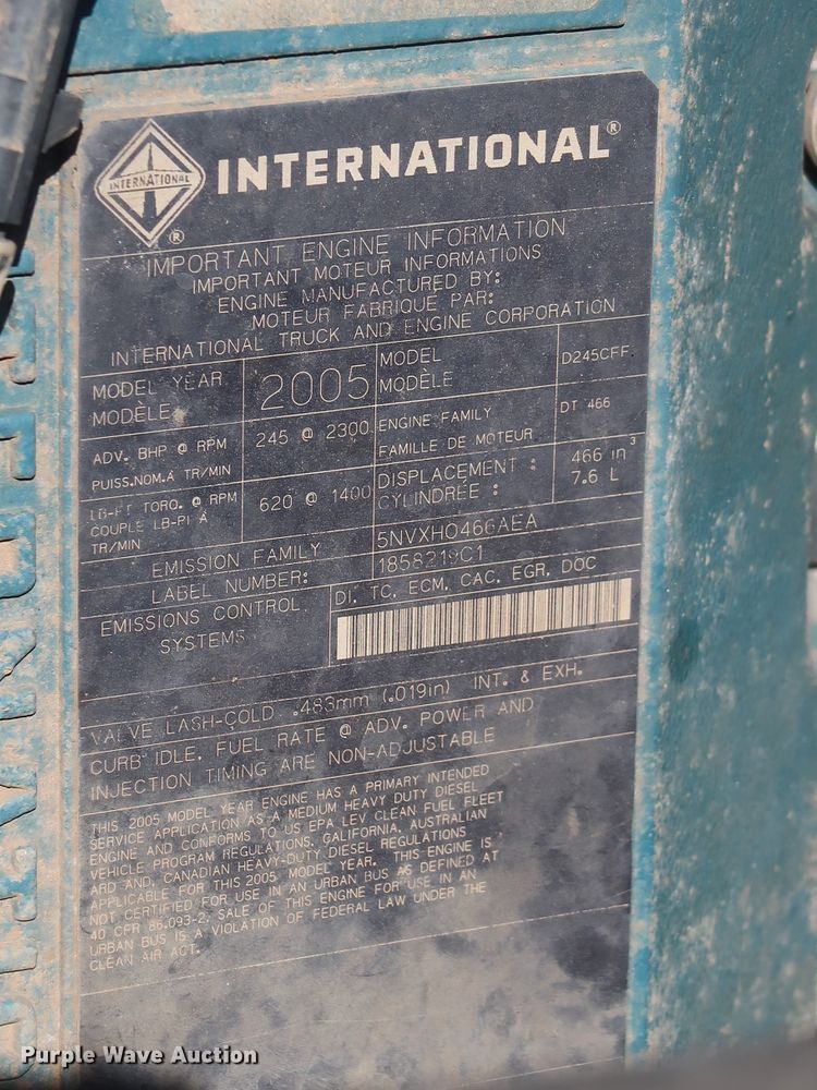 image for item HT9662 2006 International 7300  bucket truck