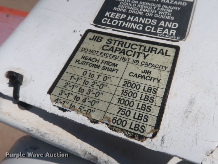 image for item HT9662 2006 International 7300  bucket truck