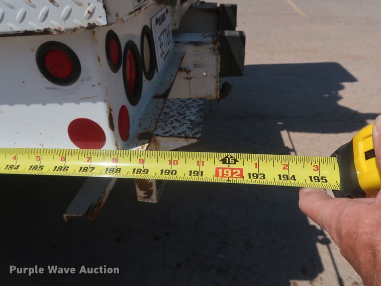 image for item HT9662 2006 International 7300  bucket truck