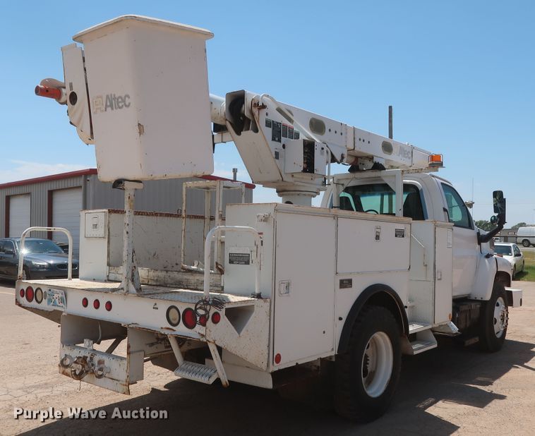image for item HT9663 2006 Chevrolet C7500  bucket truck
