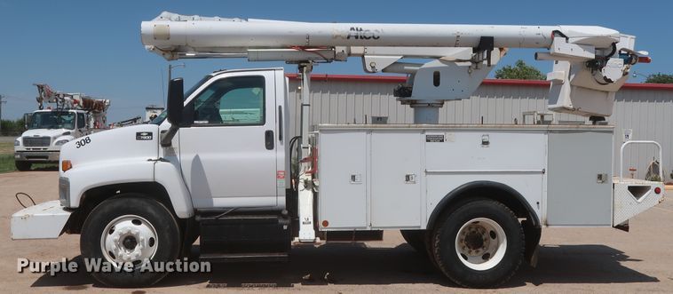 image for item HT9663 2006 Chevrolet C7500  bucket truck