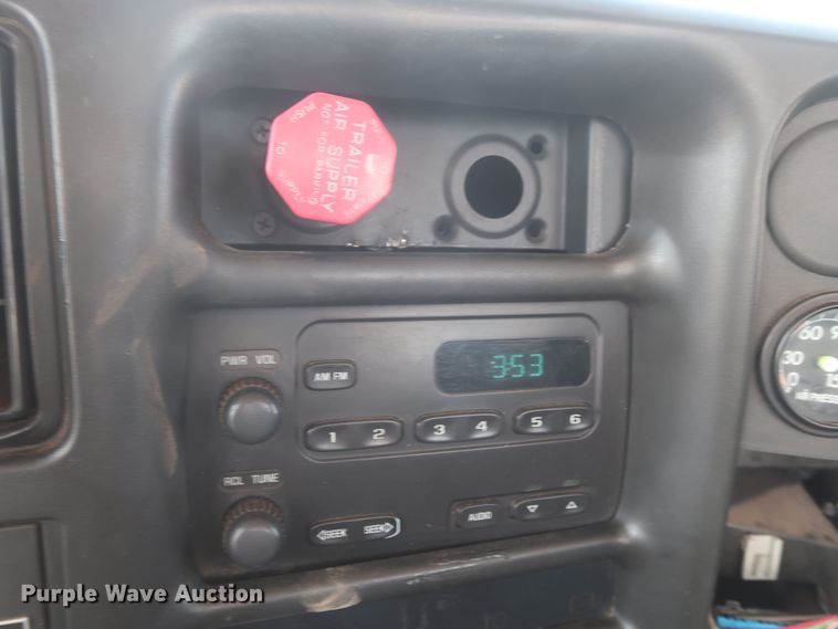 image for item HT9663 2006 Chevrolet C7500  bucket truck