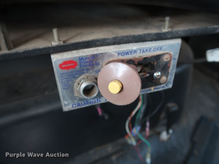 image for item HT9663 2006 Chevrolet C7500  bucket truck