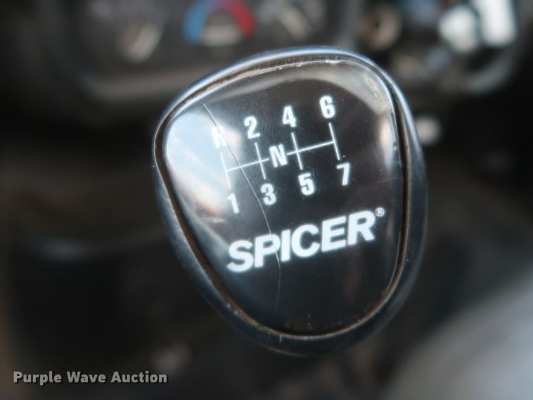 image for item HT9663 2006 Chevrolet C7500  bucket truck