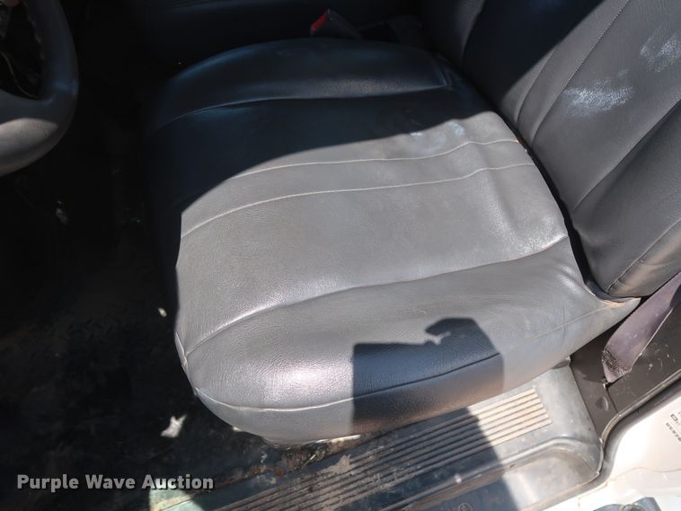 image for item HT9663 2006 Chevrolet C7500  bucket truck