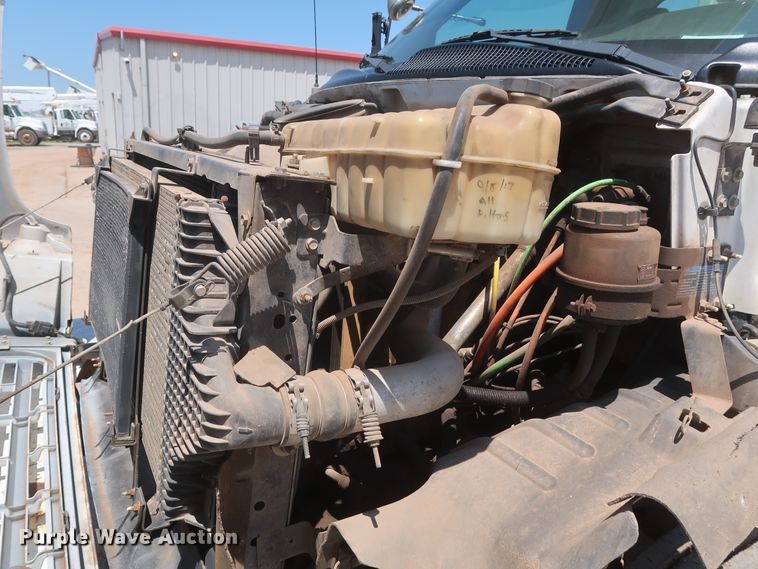 image for item HT9663 2006 Chevrolet C7500  bucket truck