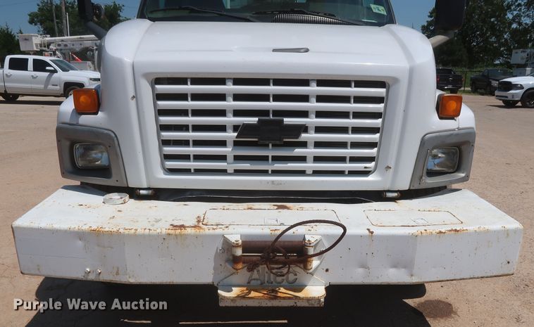 image for item HT9663 2006 Chevrolet C7500  bucket truck