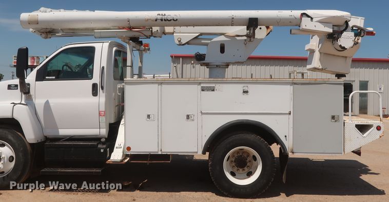 image for item HT9663 2006 Chevrolet C7500  bucket truck