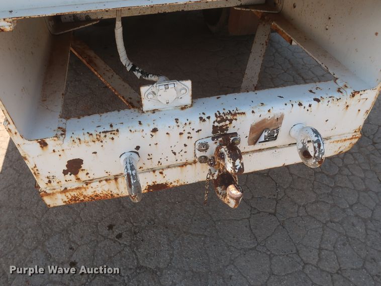 image for item HT9663 2006 Chevrolet C7500  bucket truck