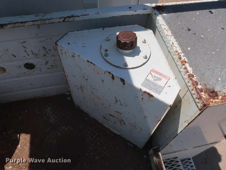 image for item HT9663 2006 Chevrolet C7500  bucket truck