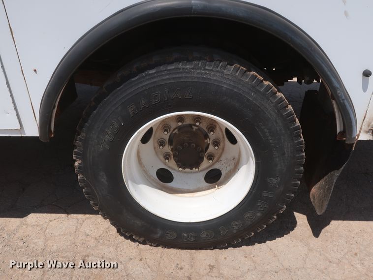 image for item HT9663 2006 Chevrolet C7500  bucket truck