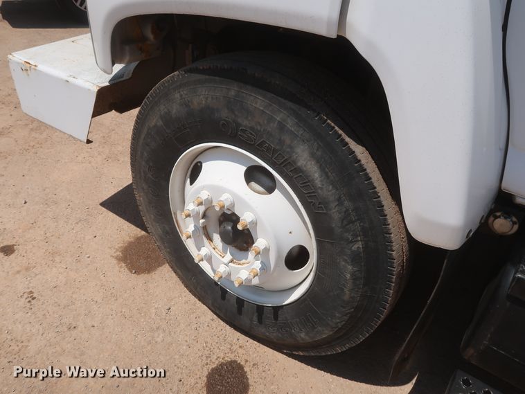 image for item HT9663 2006 Chevrolet C7500  bucket truck