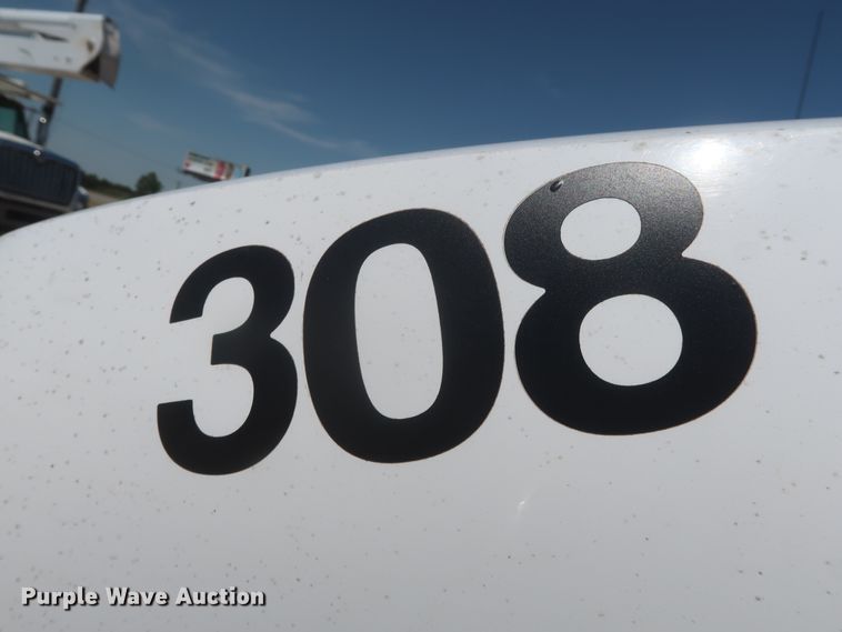 image for item HT9663 2006 Chevrolet C7500  bucket truck