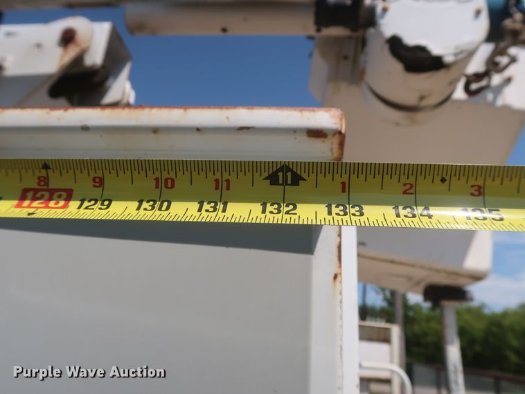 image for item HT9663 2006 Chevrolet C7500  bucket truck