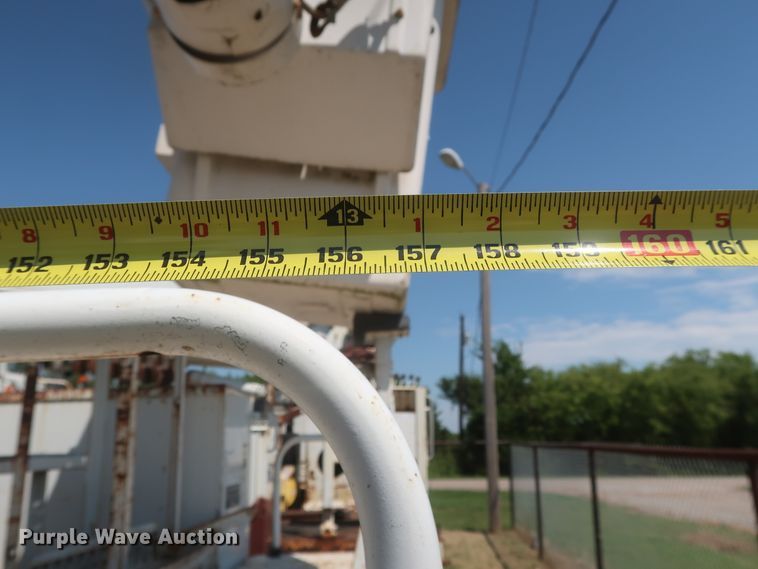 image for item HT9663 2006 Chevrolet C7500  bucket truck