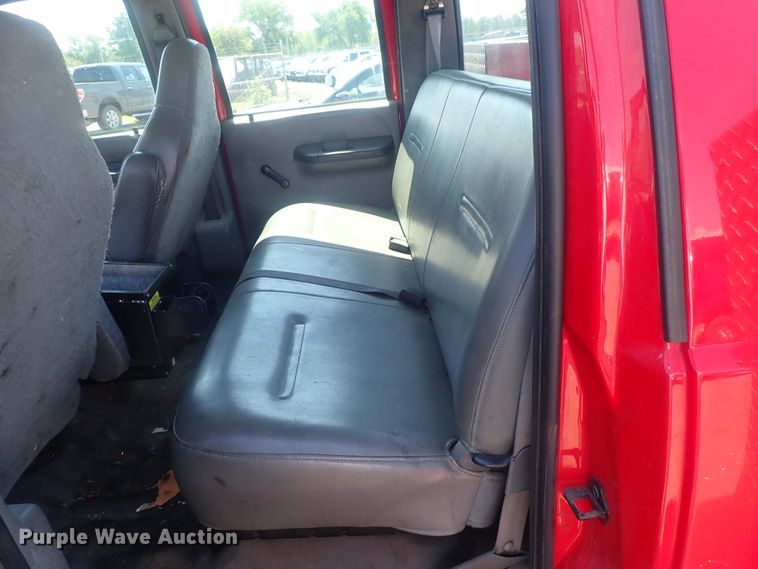 image for item DC1440 2004 Ford F550  Crew Cab utility truck