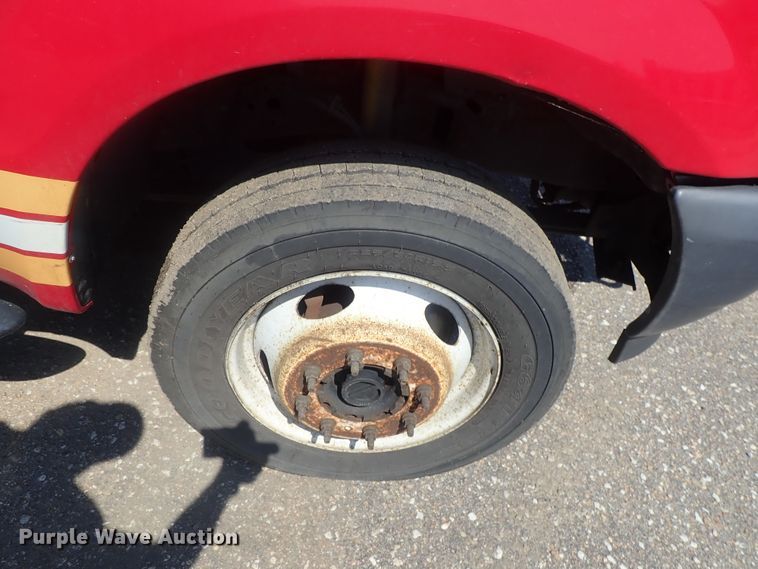 image for item DC1440 2004 Ford F550  Crew Cab utility truck