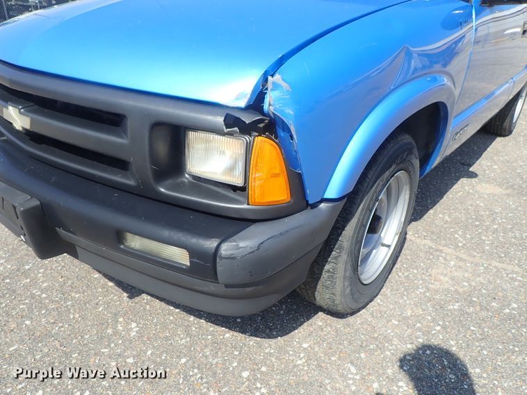 image for item DI4507 1997 Chevrolet S10  pickup truck