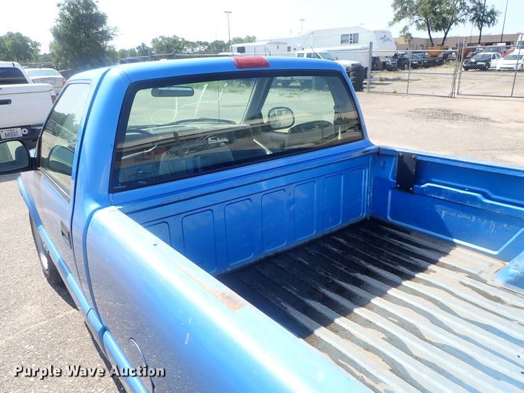 image for item DI4507 1997 Chevrolet S10  pickup truck