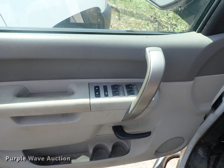 image for item DI4517 2011 Chevrolet Silverado 1500  Crew Cab pickup truck