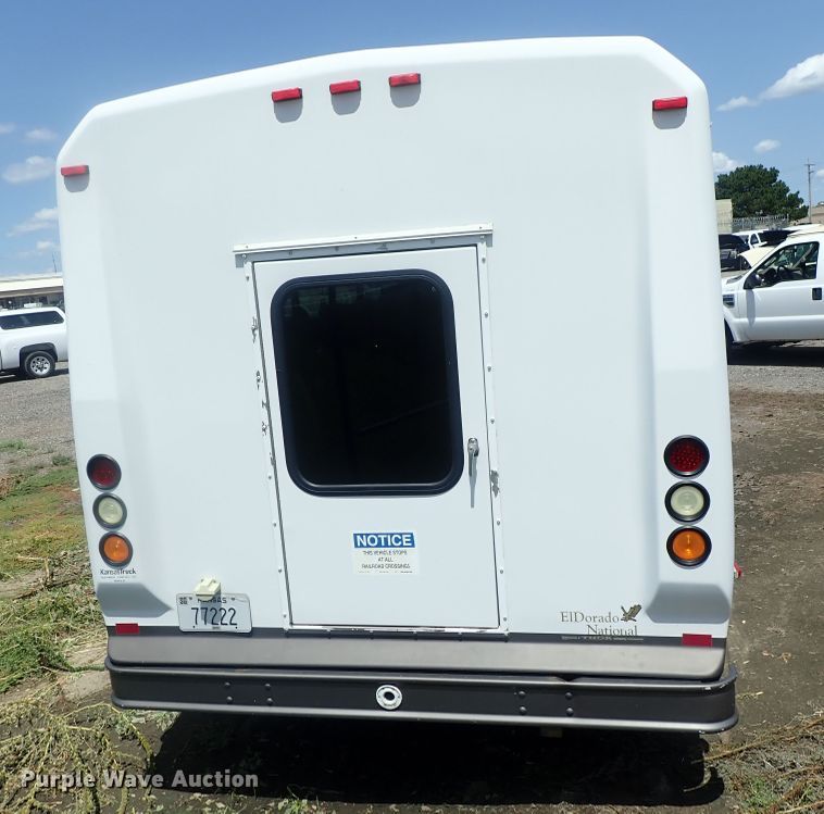 image for item DI4523 2011 Ford E450 Super Duty  shuttle bus