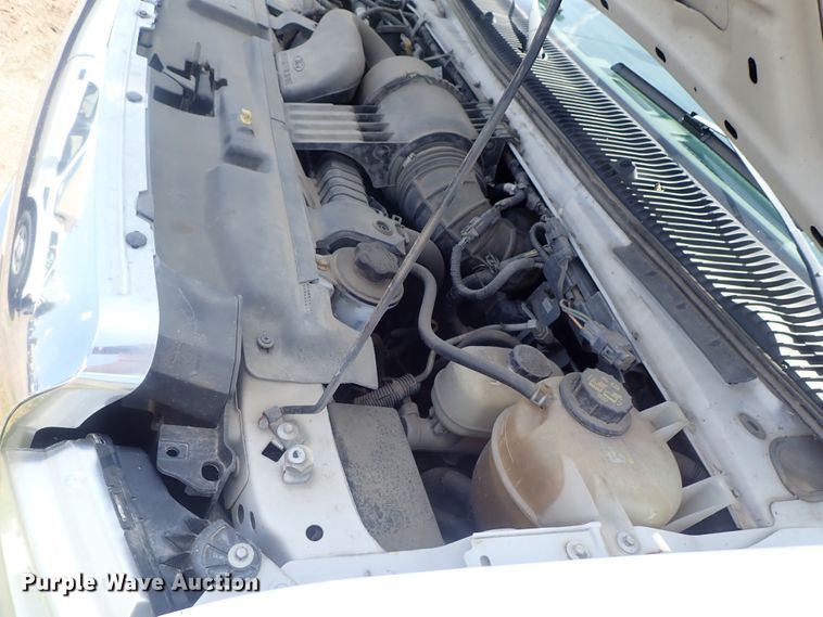 image for item DI4523 2011 Ford E450 Super Duty  shuttle bus