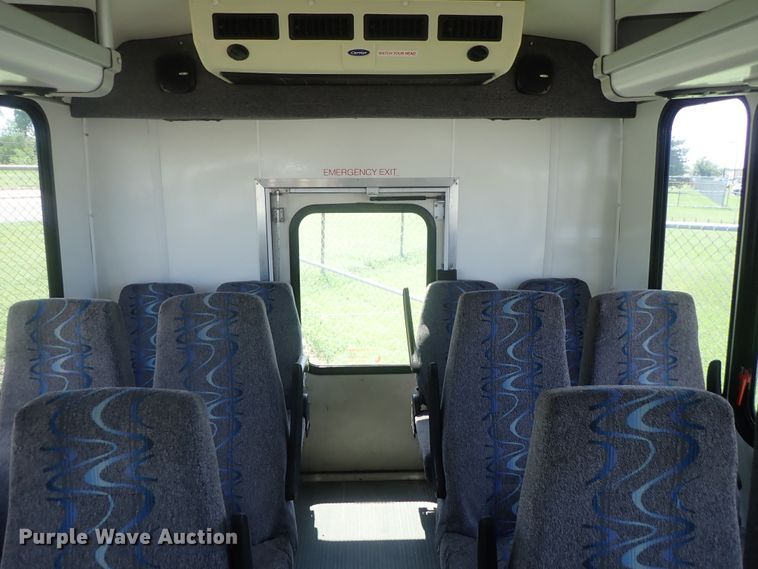 image for item DI4523 2011 Ford E450 Super Duty  shuttle bus