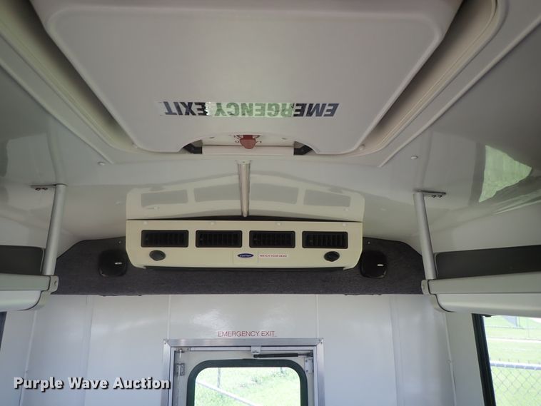 image for item DI4523 2011 Ford E450 Super Duty  shuttle bus