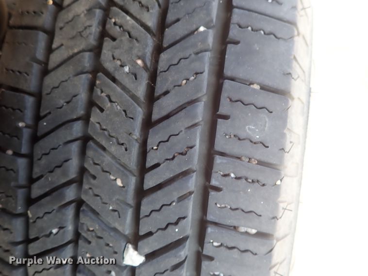 image for item DI4523 2011 Ford E450 Super Duty  shuttle bus