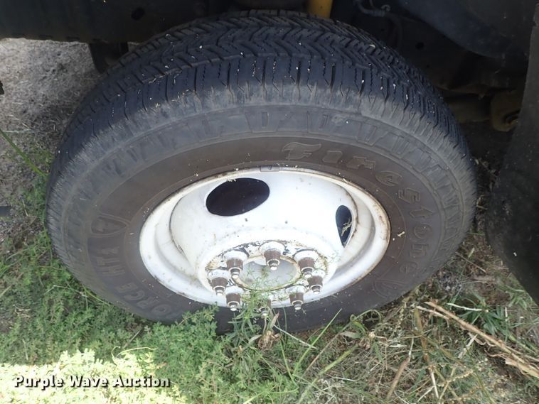 image for item DI4523 2011 Ford E450 Super Duty  shuttle bus