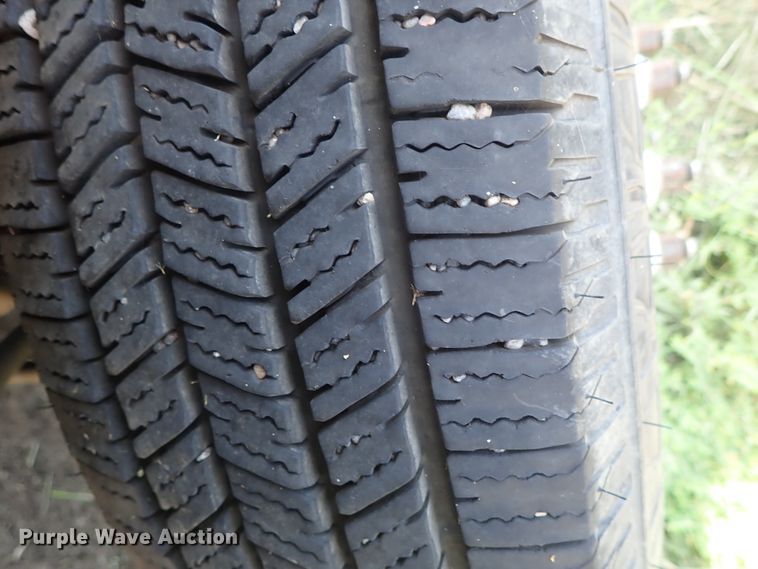 image for item DI4523 2011 Ford E450 Super Duty  shuttle bus